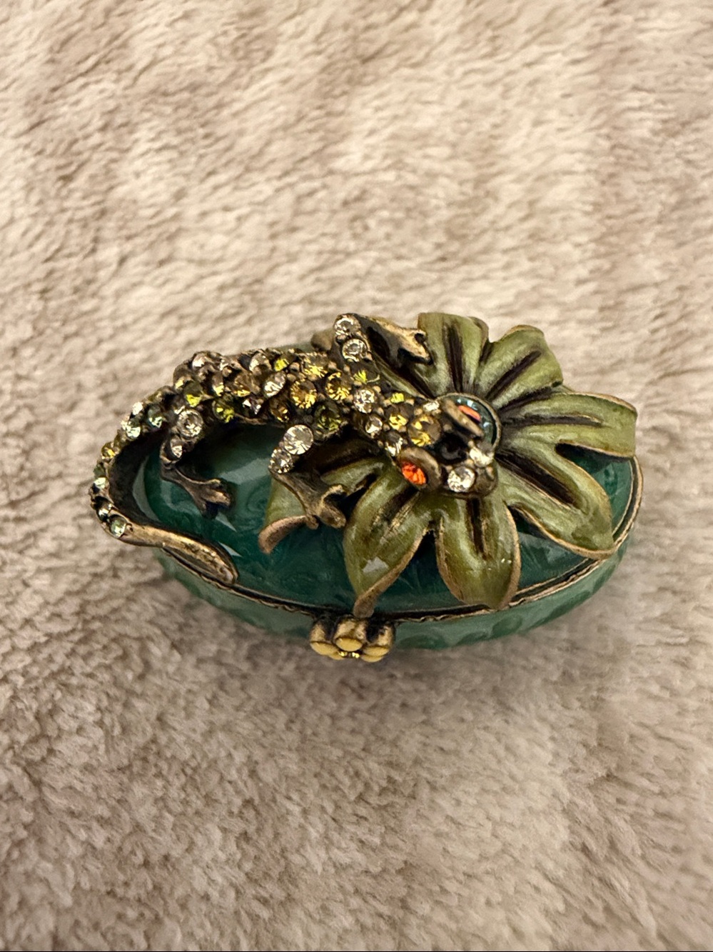 Jay Strongwater oval Green Enamel and Crystal Salamander Trinket Box